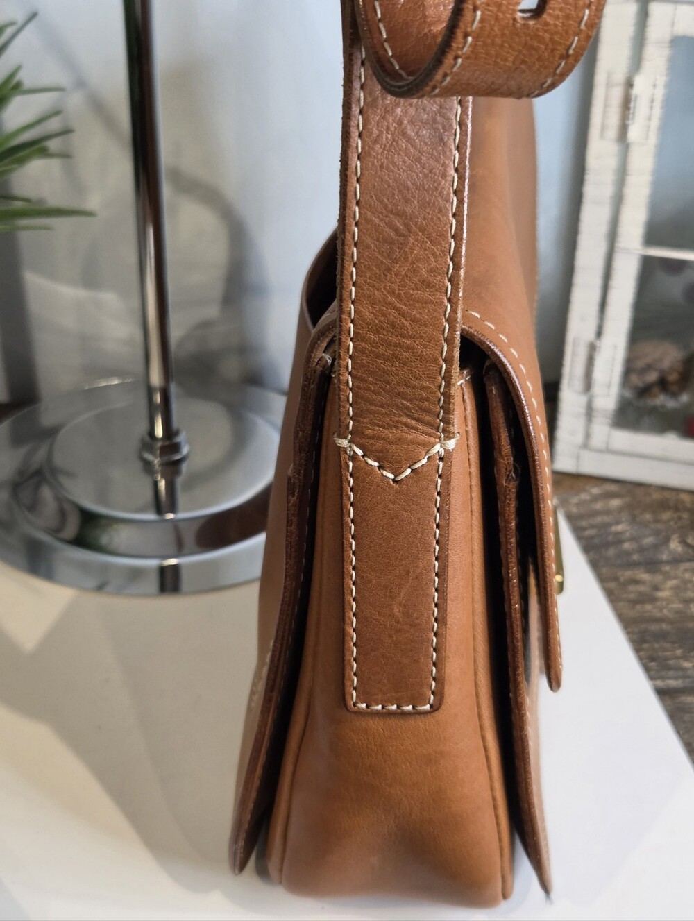 Fossil Tremont Flap Crossbody Handbag and Fossil Brown Leather Wallet. - Picture 6 of 16